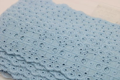 Passe-fita algodão bordado inglês 55mm | Azul bebe