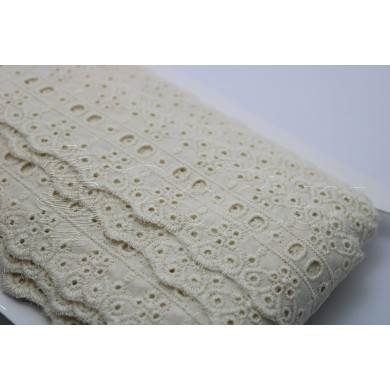 Passe-fita algodão bordado inglês 55mm | Bege