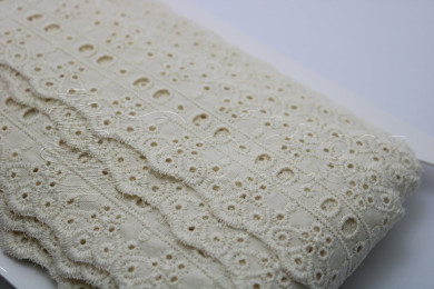 Passe-fita algodão bordado inglês 55mm | Bege