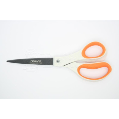 Tesoura Titanium Antiadesiva - 21 cm / Fiskars Tesoura Titanium Antiadesiva - 21 cm / Fiskars