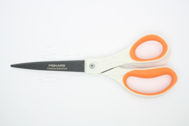 Tesoura Titanium Antiadesiva - 21 cm / Fiskars